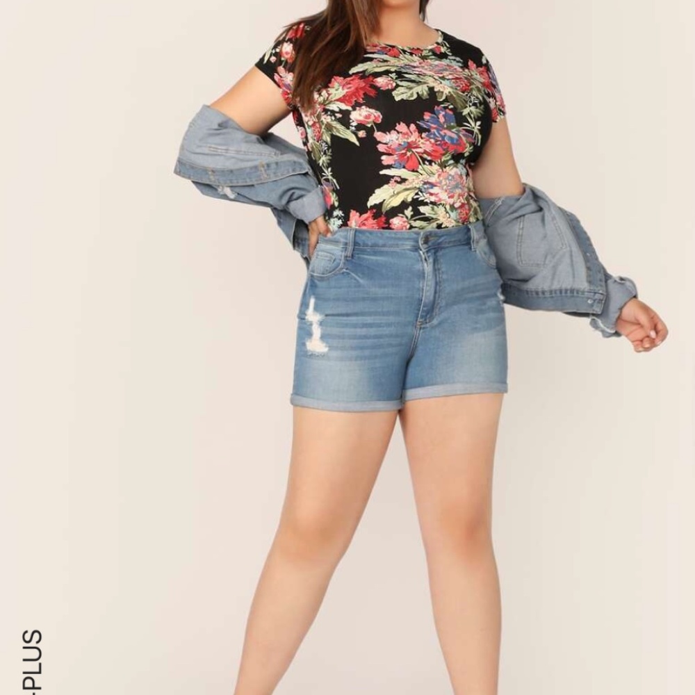 SHEIN Plus Floral Print Cap Sleeve Top - Picture 5 of 7